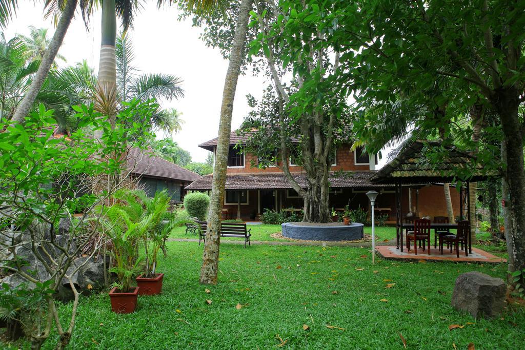 Athreya Ayureveda Centre Hotell Kottayam Exteriör bild